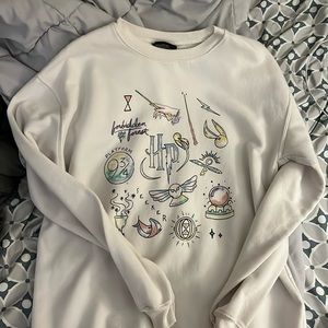White Harry Potter sweatshirt